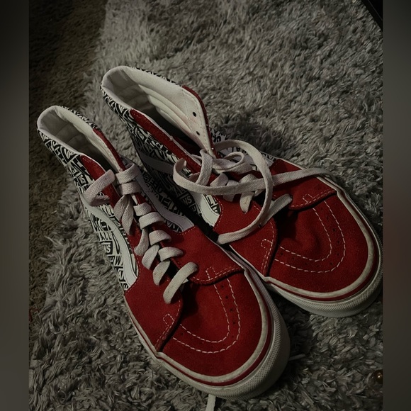 Red high top old fashion vans, good condition worn a few times - Picture 2 of 3